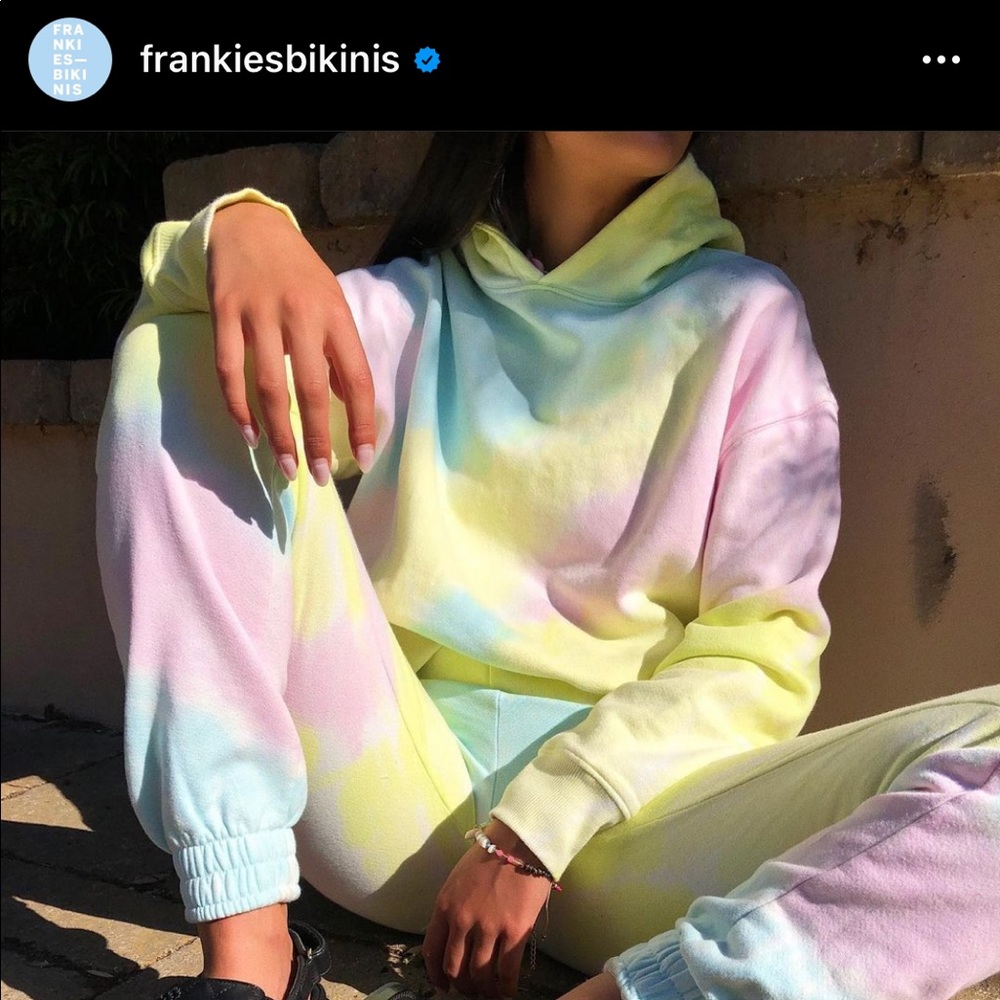 Frankies Bikini’s tie-dye set